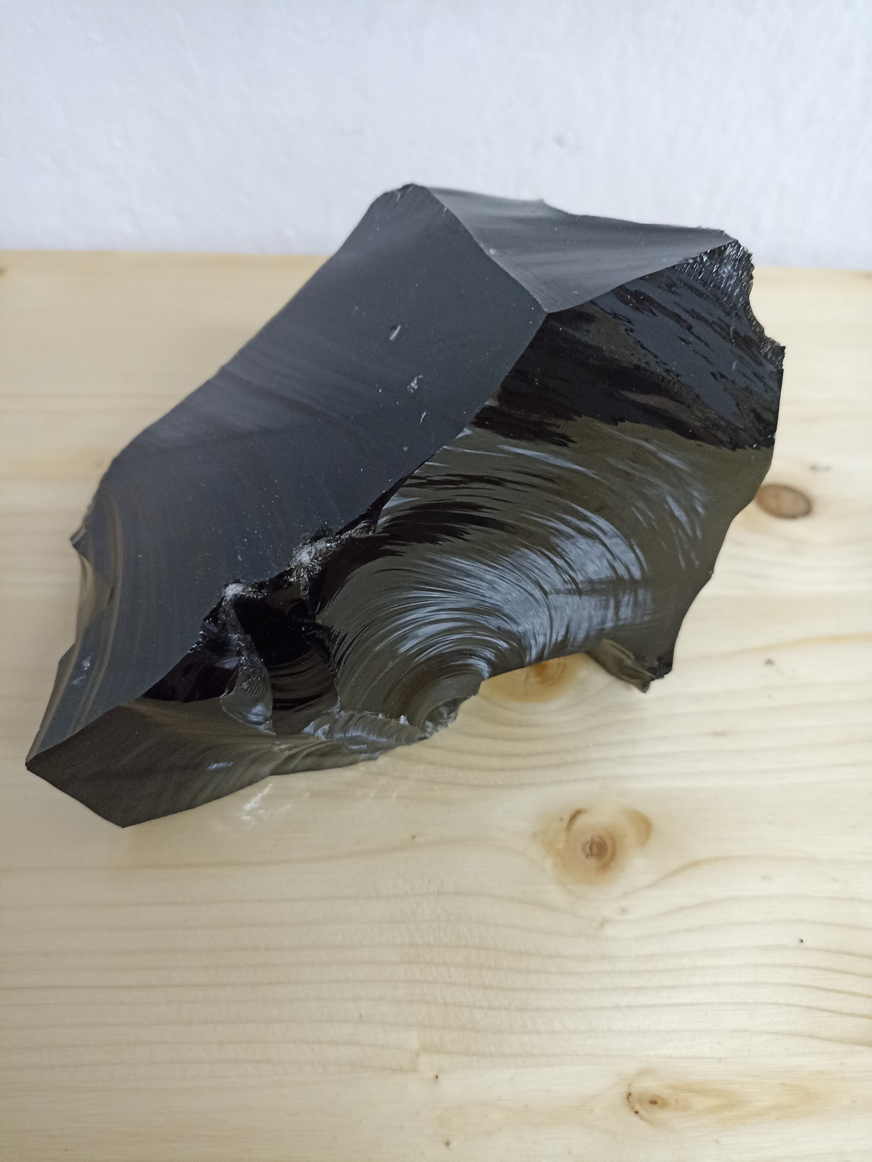 Černý Obsidián surový 1,208 kg.