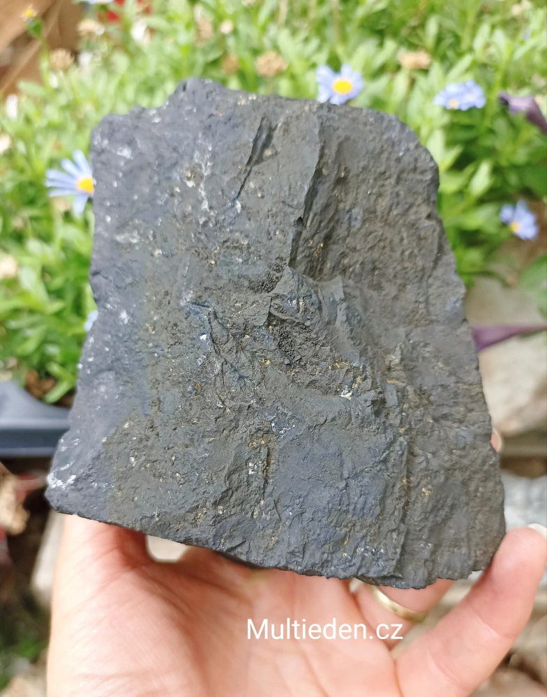 Šungit surovina 0,650kg. Č: 14