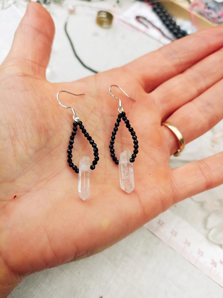 Stříbrné náušnice Křišťál, černý Spinel