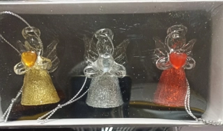 Sada skleněných andílků se srdíčkem na zavěšení.