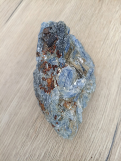 Kyanit přírodní 0,602kg. K:3