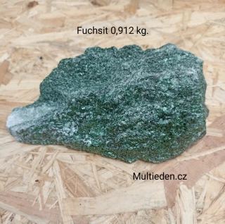 Fuchsit surový 0,908 kg. Č:1.