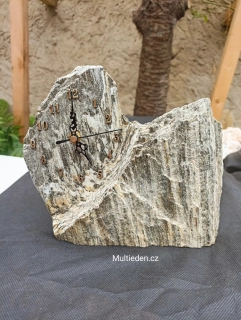 Originální kamenné hodiny Kamenná kůra. 