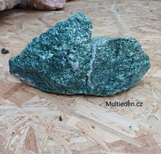 Fuchsit surový  - 1,650 kg. Č:14