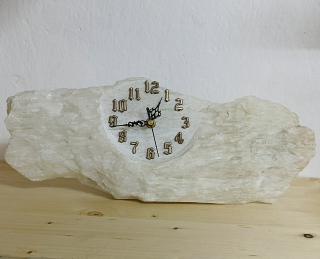 Originální kamenné hodiny ke krbu, bílý Onyx 