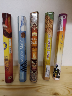 Vonné tyčinky, různé druhy - 1 ks. Rudraksha, 7 čaker, Golden, Pino cedro, Megha Mala