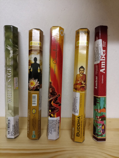 Vonné tyčinky, různé druhy - 1 ks. Bílá šalvěj, Ambra, Buddha, Chandan, Lotus.