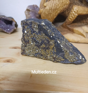 Přírodní Šungit s pyritem 0,302kg . Č:1. Pěkný kousek.