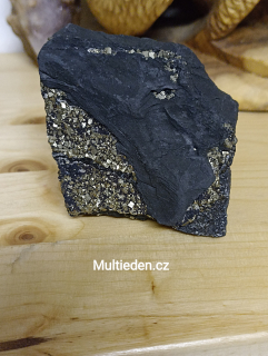 Přírodní Šungit s pyritem 0,278kg . Č:3 Pěkný kousek.