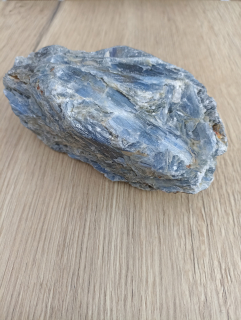 Kyanit přírodní 0,738kg. K:9