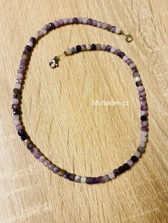 Lepidolit náhrdelník fasetovane kostičky 4*4 mm