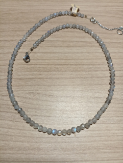 Labradorit fasetovane kuličky 4 mm, náhrdelník.