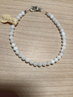 Měsíční kámen bílý fasetovany náramek kuličky 4 mm