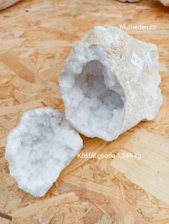  Křišťál geoda 1,248kg.  Č:V11