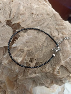 Černý Spinel náramek na ruku 2mm. č.1