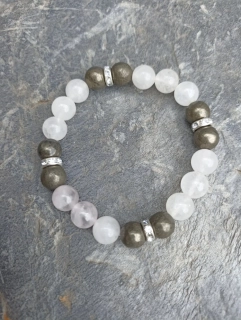 Pyrit  s křišťálem náramek na ruku.