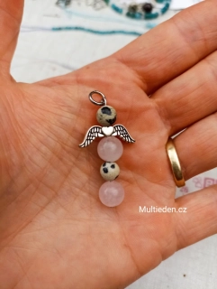 Anděl přívěsek z minerálů.