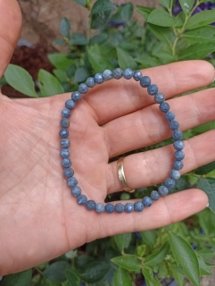 Korál modrý Náramek Fasetovane kuličky 5 mm.