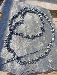 Obsidián vločkový náhrdelník dlouhý.