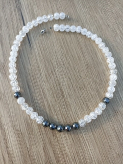 Náhrdelník praskany křišťál, hematit.