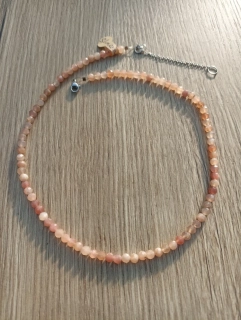 Sluneční kámen náhrdelník fasetovane kuličky 4 mm 