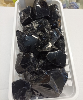 Černý Obsidián surový -1 ks.